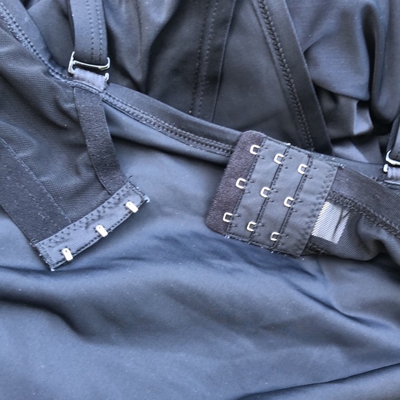 NWOT CACIQUE Balconette Swim Black Tankini top
Gold Hardware Built in Bra 44DDD - Picture 11 of 16